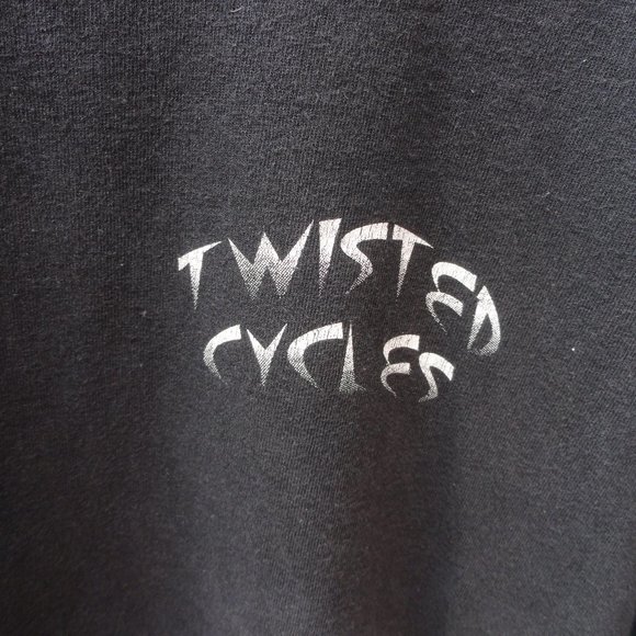 Twisted Cycles skulls and biker graphic T gently worn~c below - Picture 4 of 4